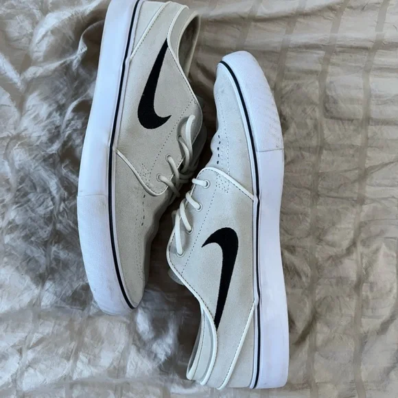 Nike Men's Cream Janoski Shoes - Picture 1 of 5